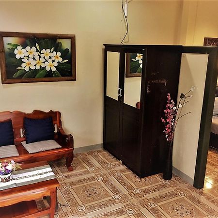 逸迪寄宿家庭 Nong Kung Si 外观 照片